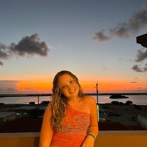 Meet your Posher, Isabelle